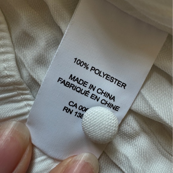 RW&CO. White Buttoned Blouse with Detailing - Picture 2 of 9